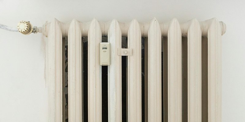 Frontansicht eines klassischen Heizlörpers.